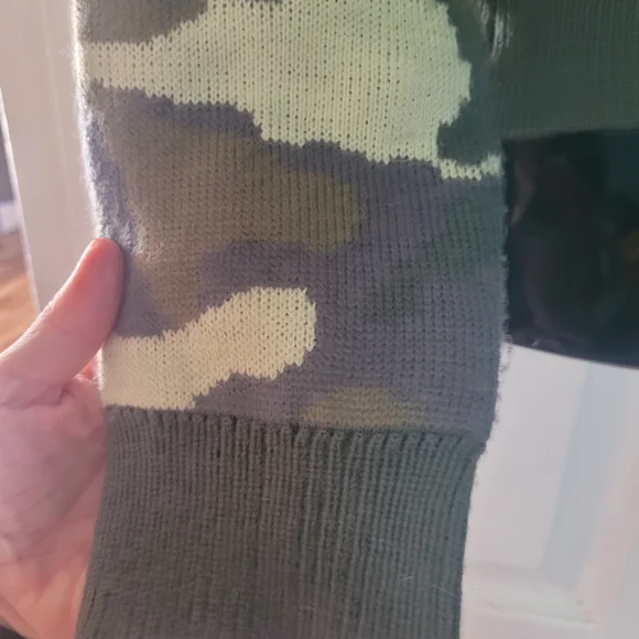 Dickies Camouflage Crew Neck Sweater - Picture 2 of 9